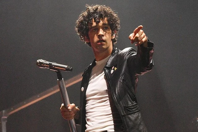 Matty Healy, 1 lần nữa, lại vướng tranh cãi