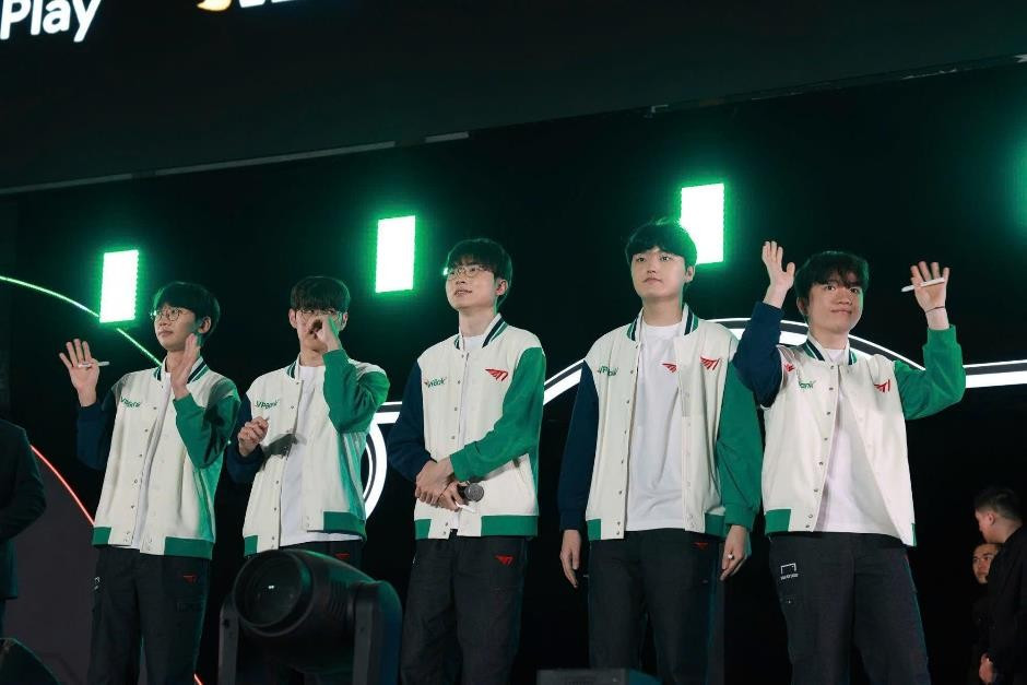 T1 góp phần tạo nên một trận đấu đáng nhớ đúng tinh thần giao lưu và kết nối cộng đồng