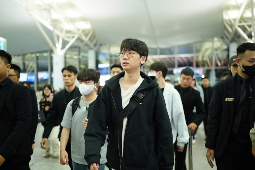 T1 rời Việt Nam, khép lại hành trình 3 ngày tại Việt Nam 3 T1 trở về Hàn Quốc để tiếp tục chuẩn bị cho mùa giải mới