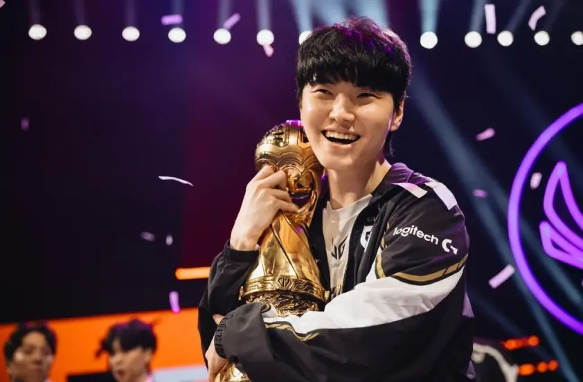 Cặp đấu đáng chú ý là trận đầu tiên giữa Gen.G và DRX