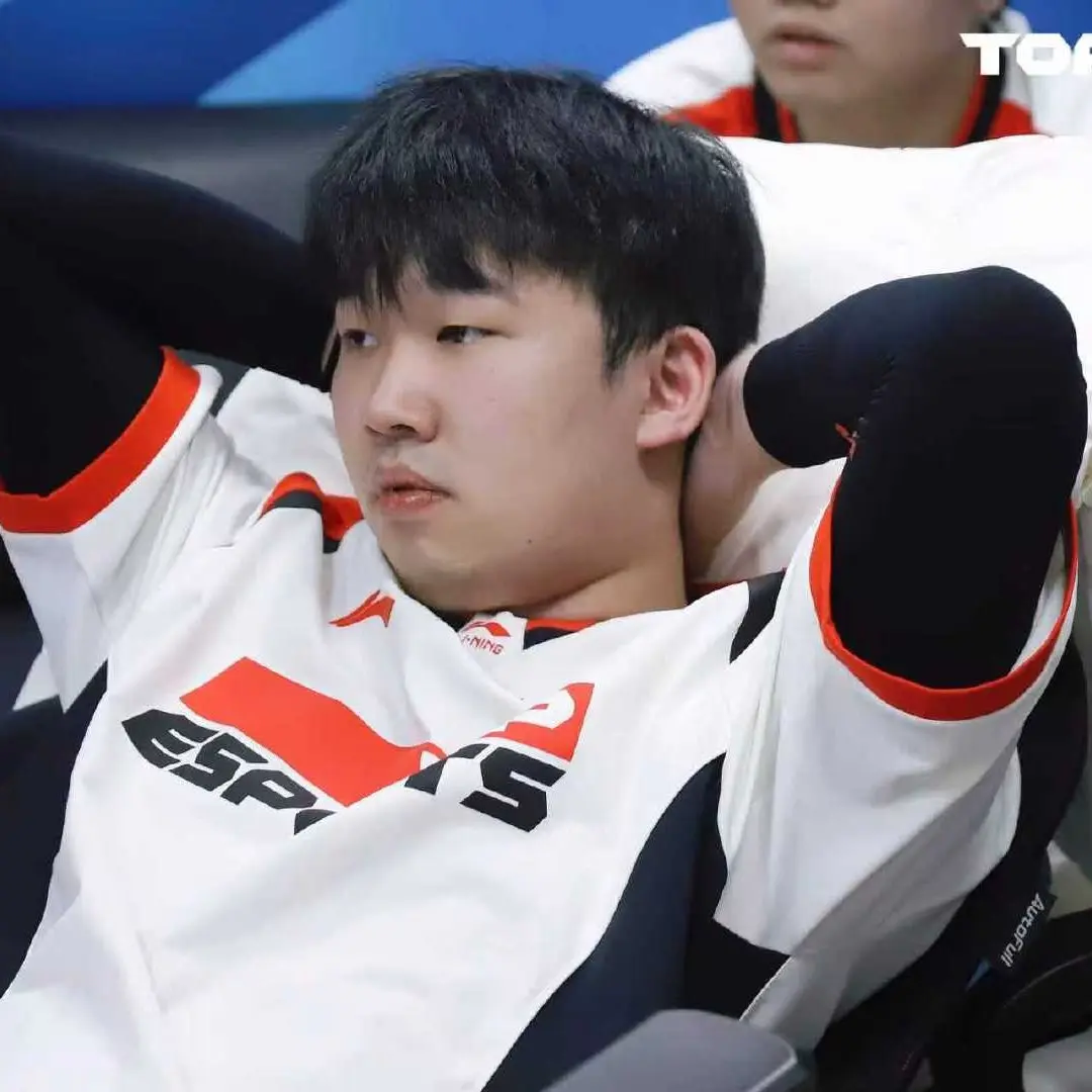 Tuyển thủ Naiyou của đội tuyển TES (Ảnh: X)