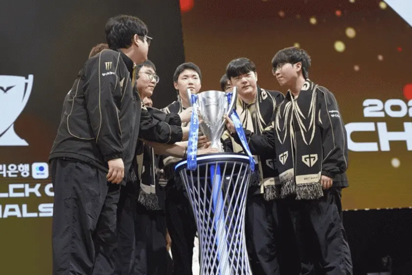 Gen.G đăng quang LCK Cup 2026 sau chiến thắng 3-0 trước BNK FearX 1 Gen.G khép lại hành trình thuyết phục bằng chiến thắng 3-0 trước BNK FearX (Ảnh: Thể Thao 247)